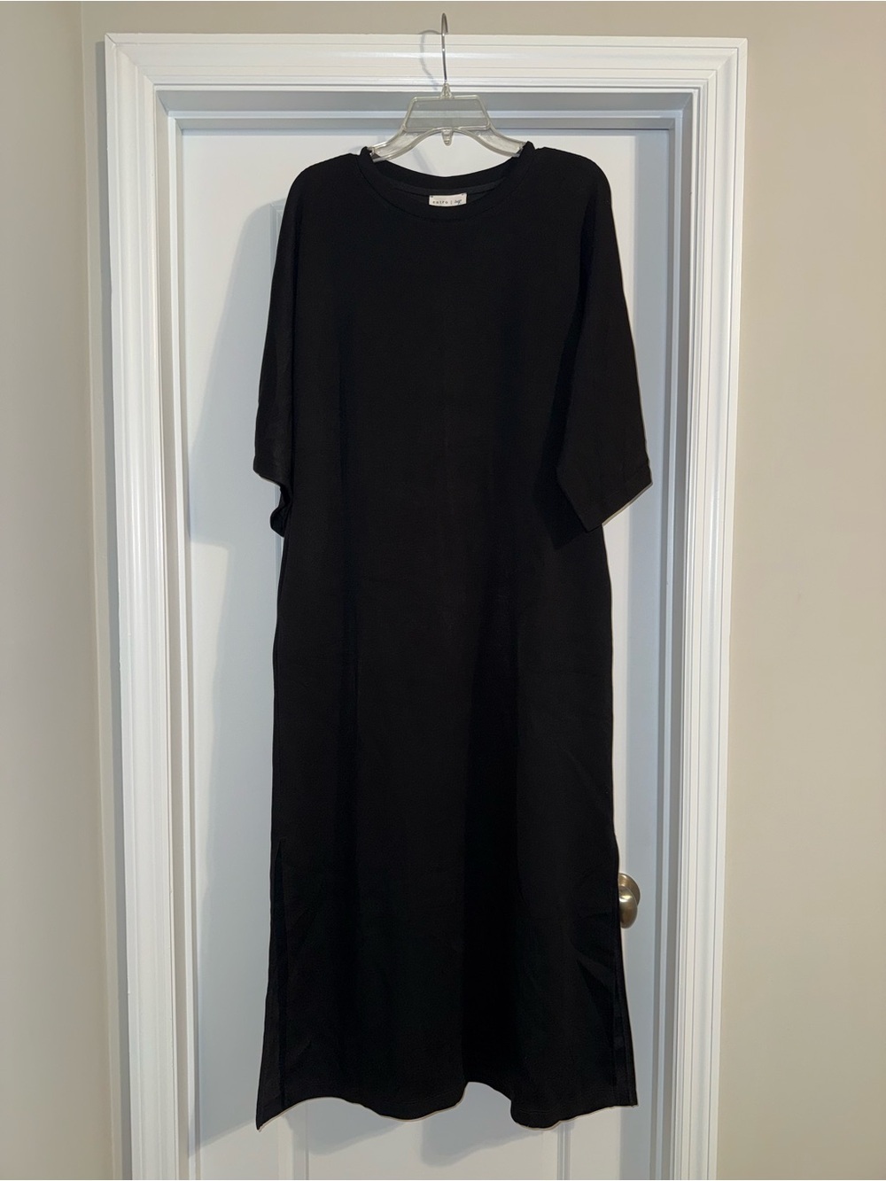 NWT Entro Black Short-Sleeve Maxi Dress